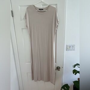 Elegant Beige Maxi Dress – Dynamite – Size Small